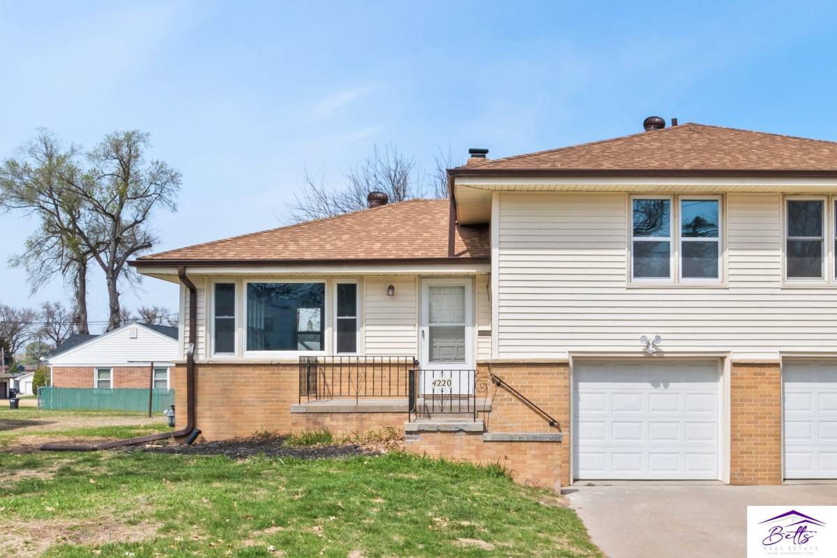 Apartment for rent at 4216-4220 Vinton St, Omaha, NE 68105