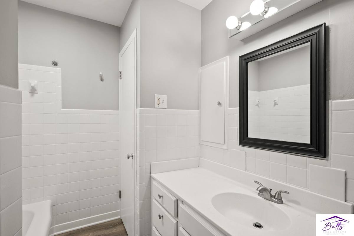 Apartment for rent at 4216-4220 Vinton St, Omaha, NE 68105