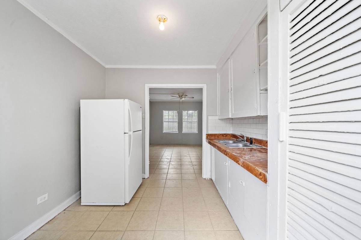 Apartment for rent at 818 3rd Ave N, Texas City, TX 77590