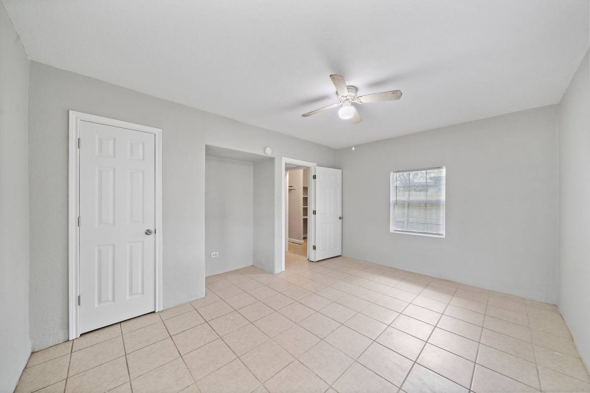 Apartment for rent at 818 3rd Ave N, Texas City, TX 77590