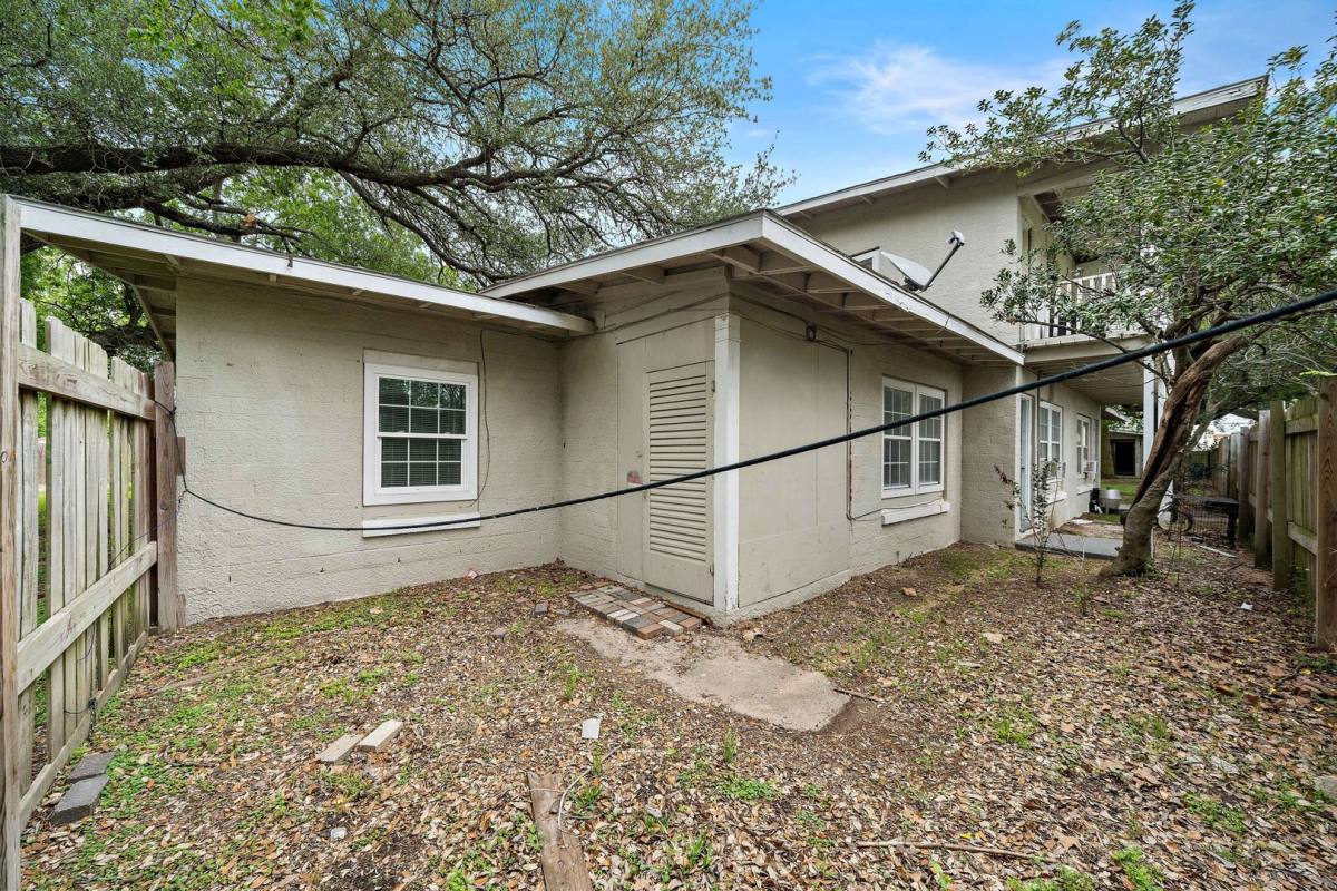 Apartment for rent at 818 3rd Ave N, Texas City, TX 77590