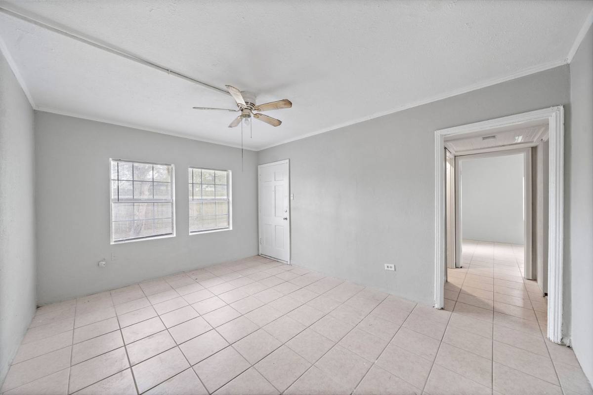 Apartment for rent at 818 3rd Ave N, Texas City, TX 77590