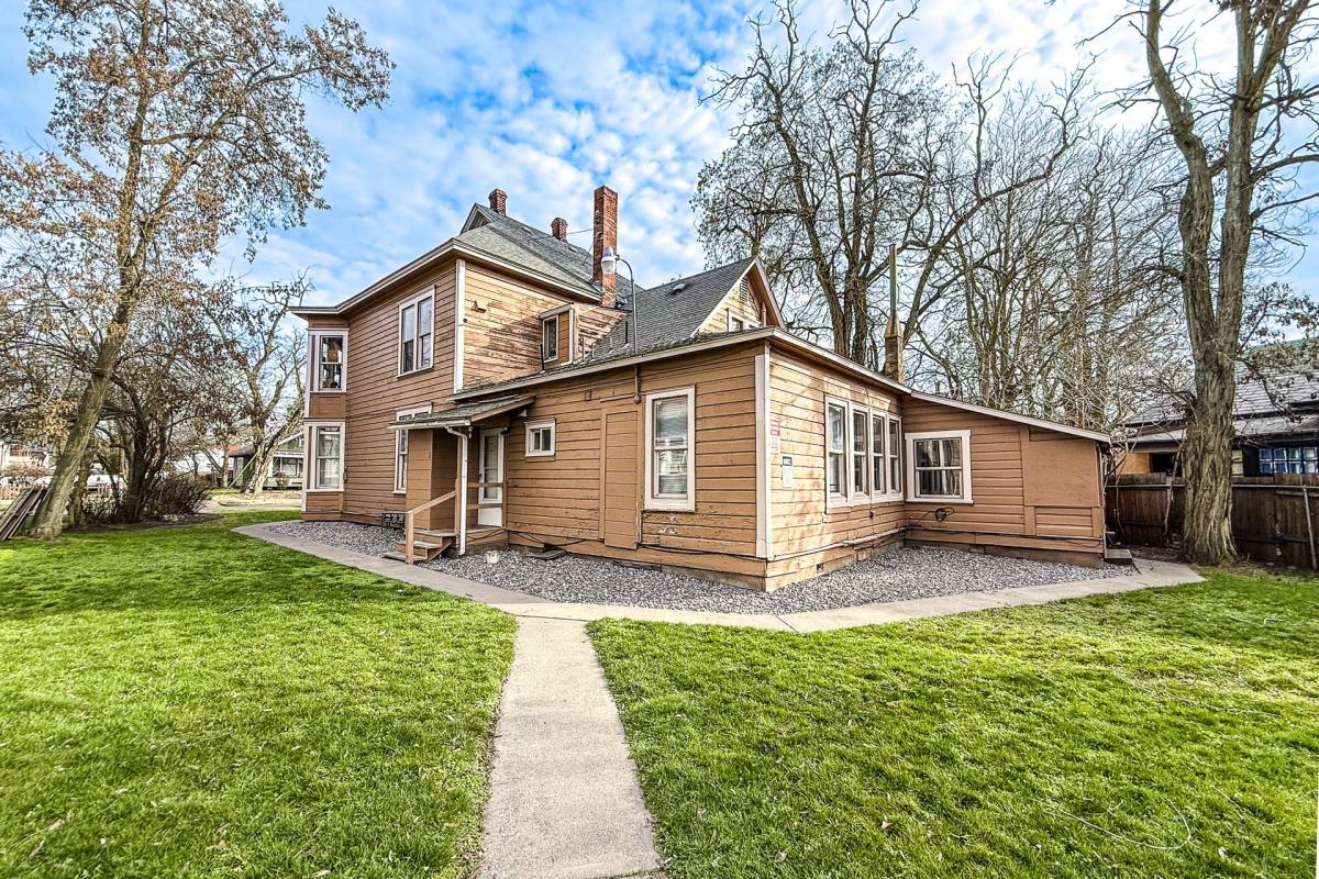 Apartment for rent at 330 S 4th Ave, Walla Walla, WA 99362
