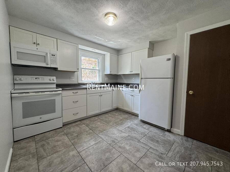 Apartment for rent at 7 Gilchrest St Place #5, Thomaston, ME 04861