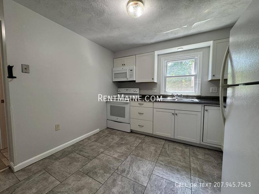 Apartment for rent at 7 Gilchrest St Place #5, Thomaston, ME 04861