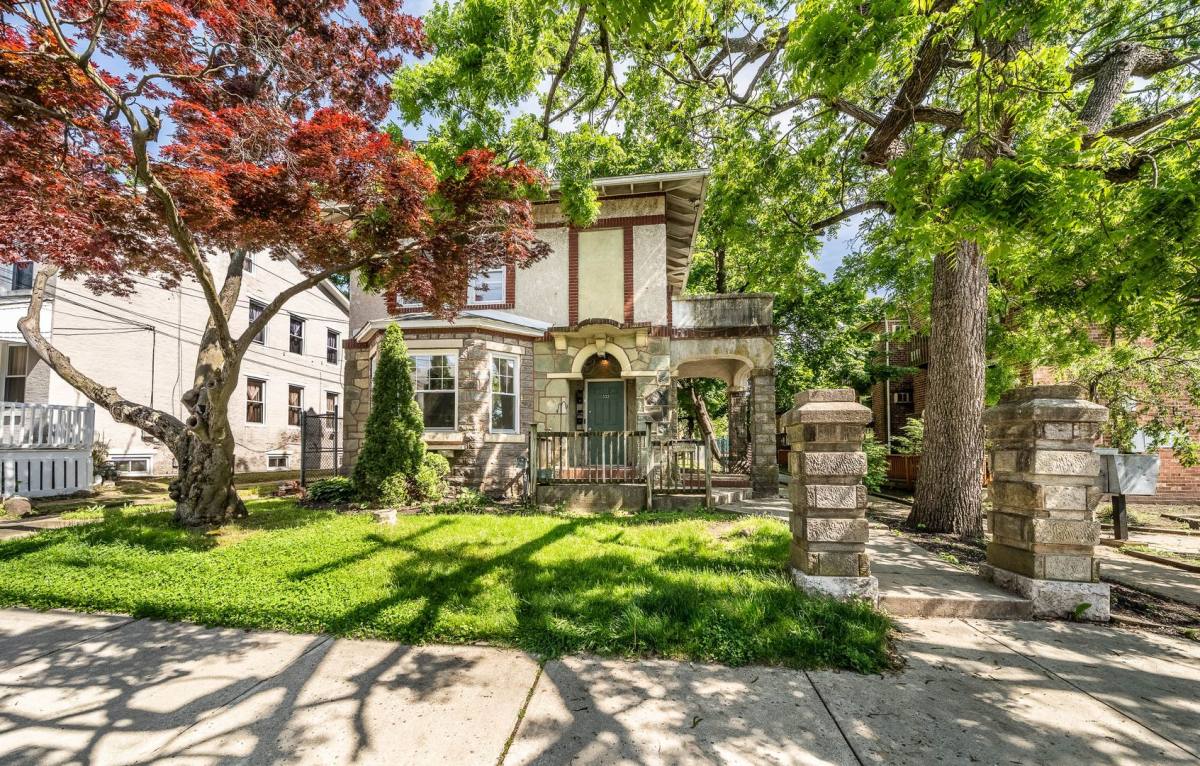 Apartment for rent at 332 W Washington St #2, West Chester, PA 19380