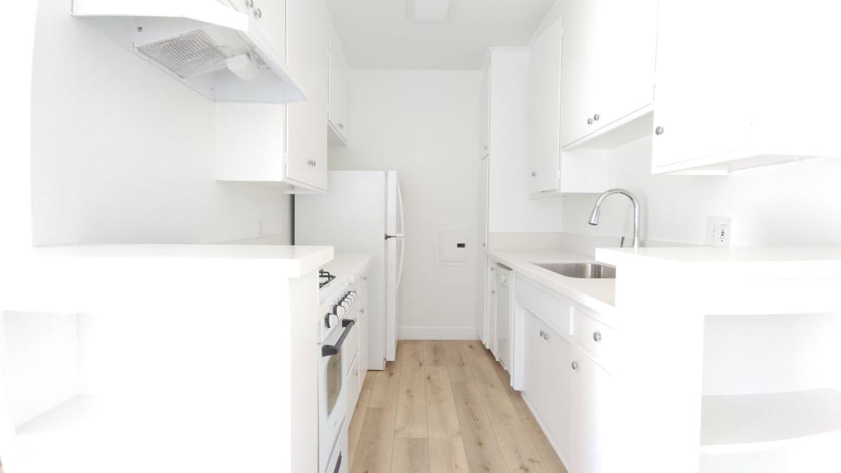 Apartment for rent at 3820 Frances Ave, Los Angeles, CA 90066