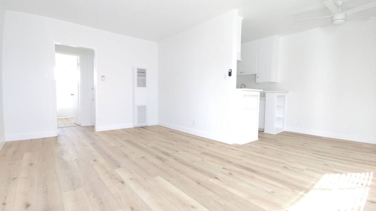 Apartment for rent at 3820 Frances Ave, Los Angeles, CA 90066