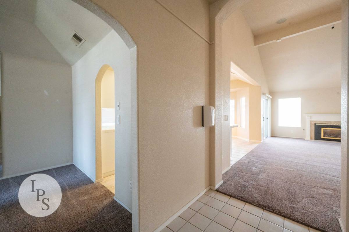 House for rent at 1936 E Quincy Ave, Fresno, CA 93720