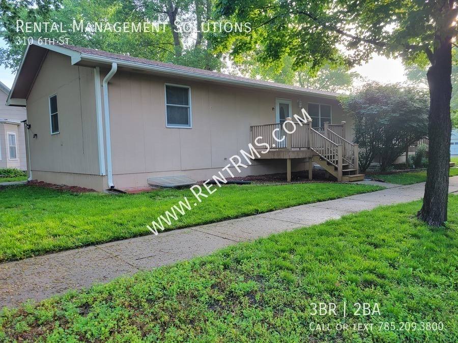 Townhouse for rent at 310 6th St, Wamego, KS 66547