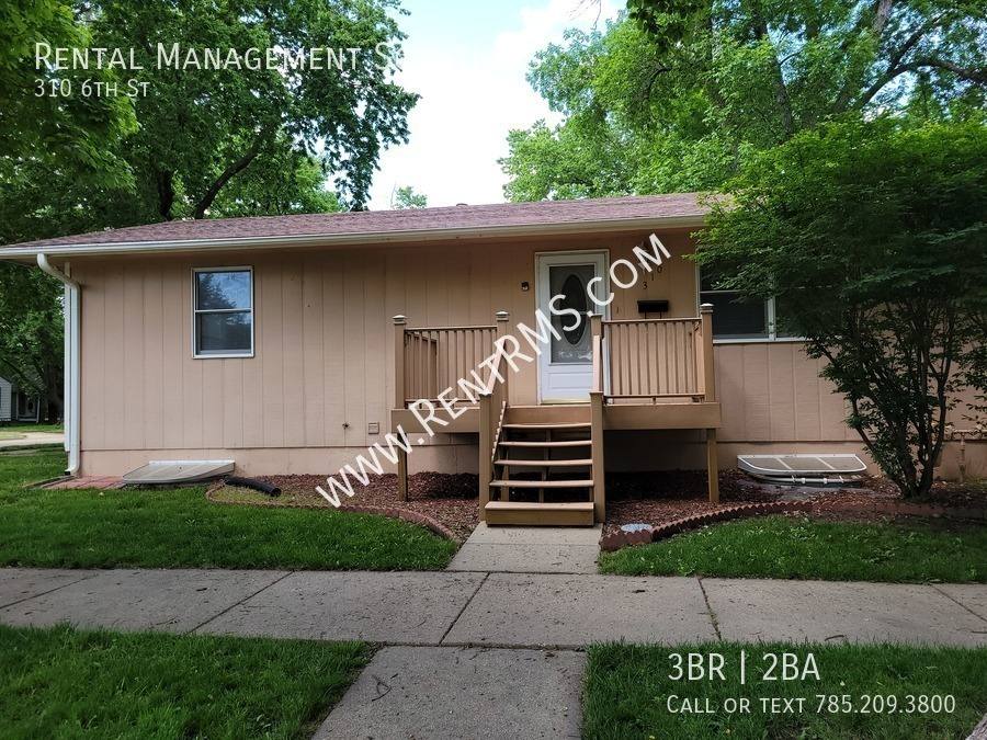 Townhouse for rent at 310 6th St, Wamego, KS 66547