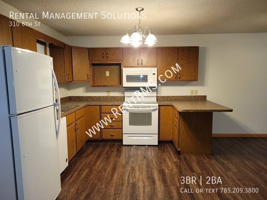Townhouse for rent at 310 6th St, Wamego, KS 66547