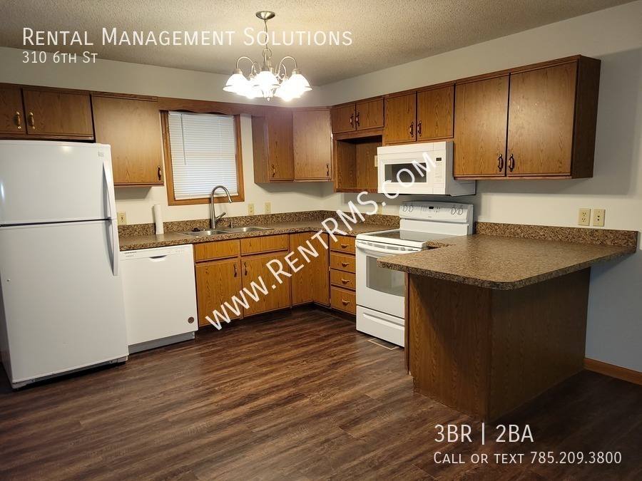 Townhouse for rent at 310 6th St, Wamego, KS 66547