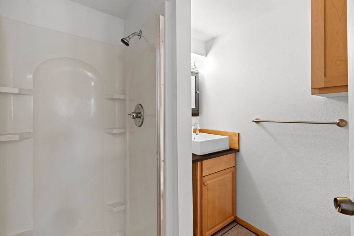 House for rent at 6915 NE 23rd Ave, Portland, OR 97211