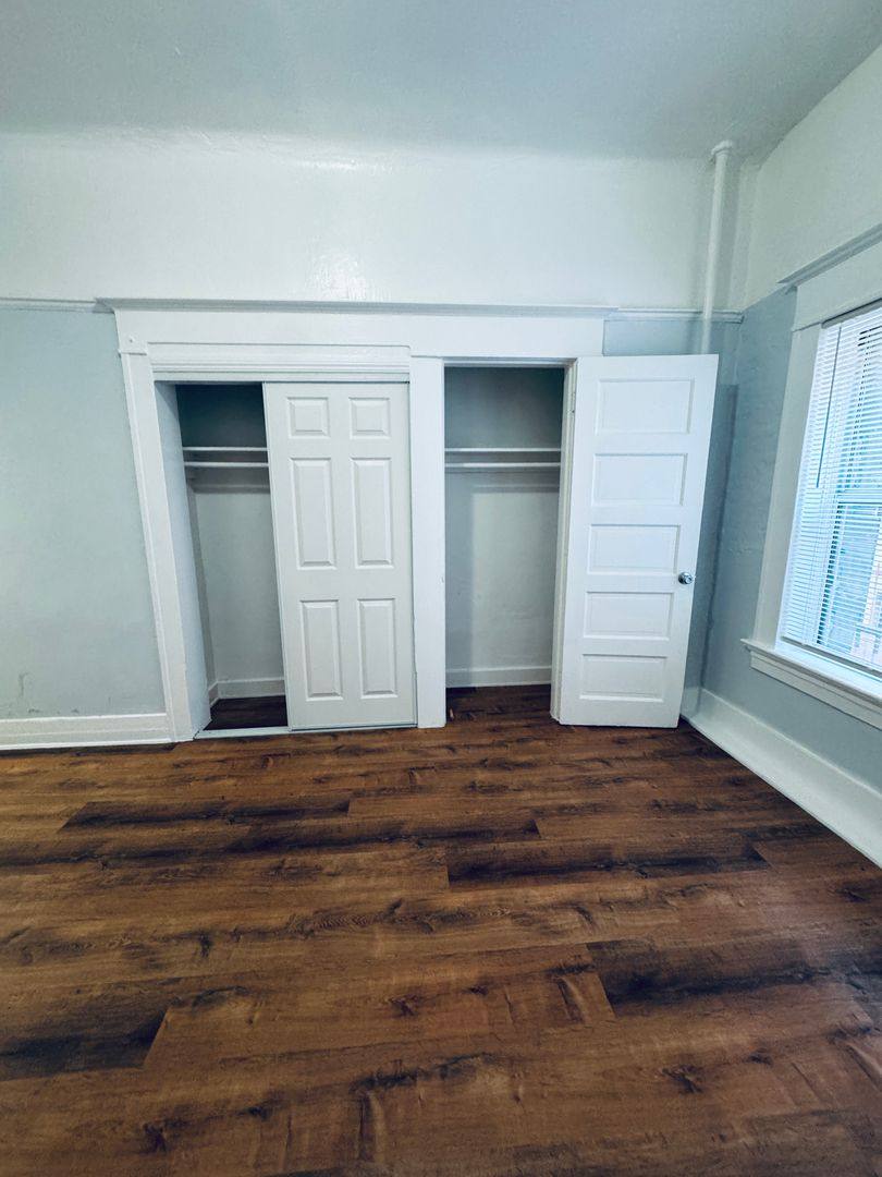 Apartment for rent at 925 S Alvarado St, Los Angeles, CA 90006