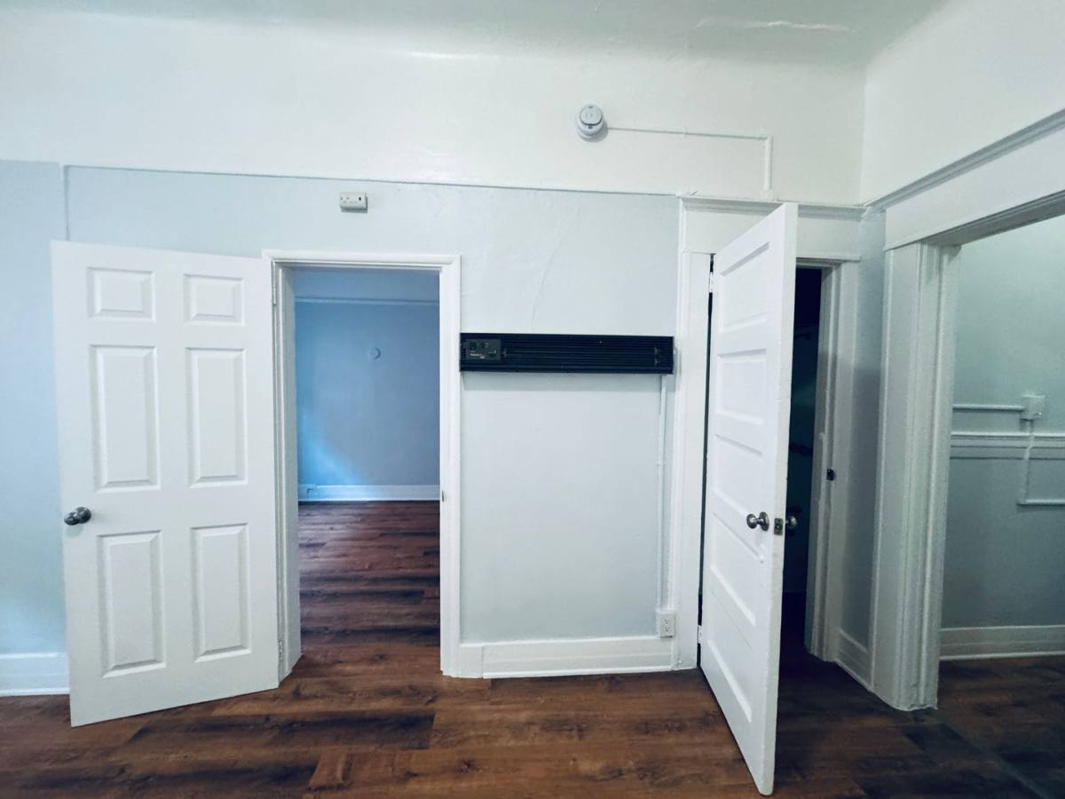 Apartment for rent at 925 S Alvarado St, Los Angeles, CA 90006