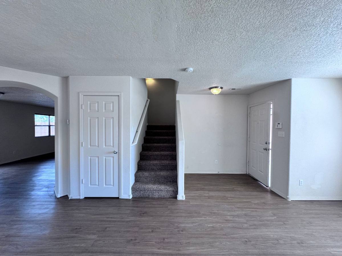 House for rent at 810 Purple Aster Ave SW, Los Lunas, NM 87031