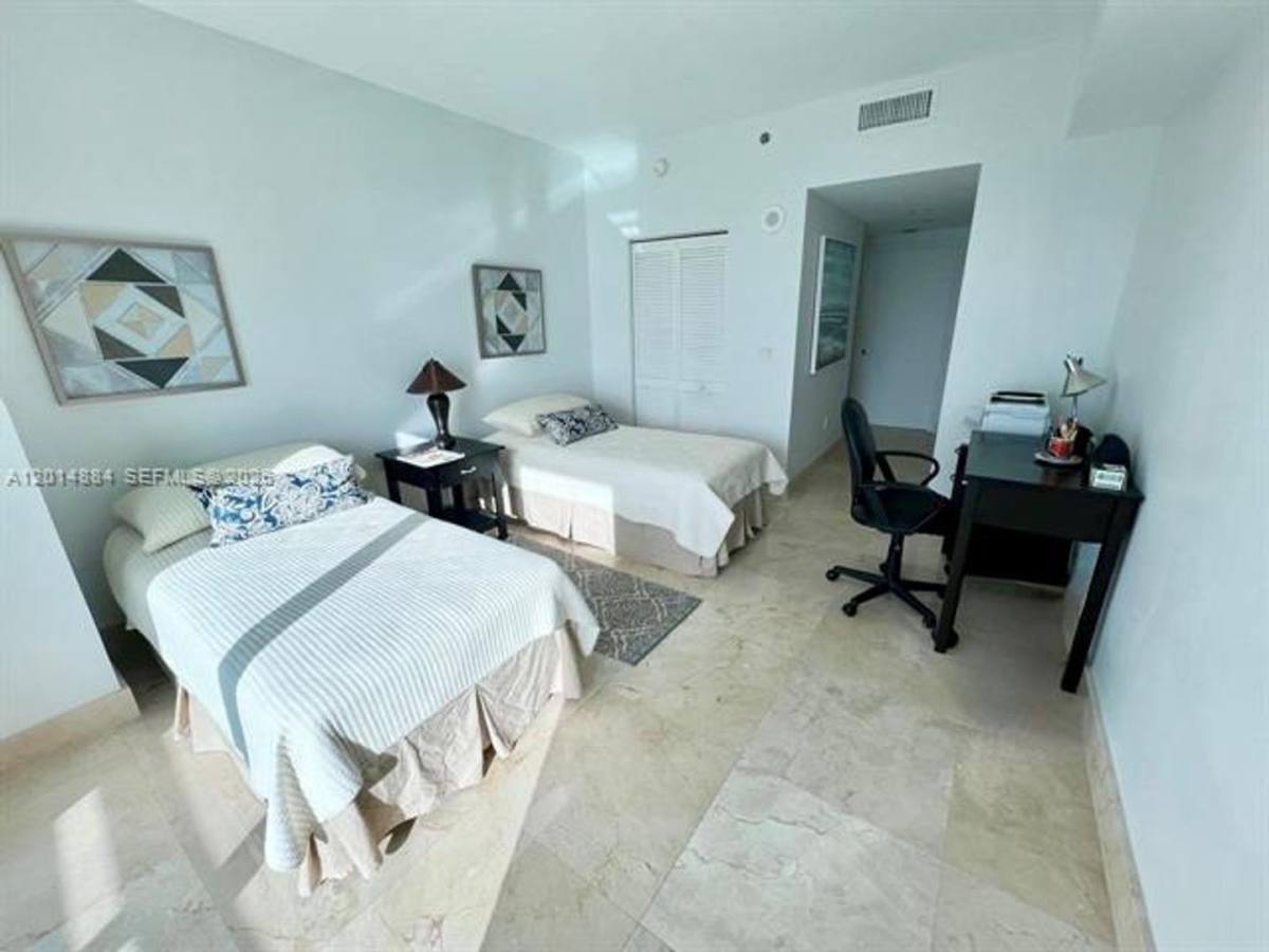 Condo for rent at 950 Brickell Bay Dr, Miami, FL 33131
