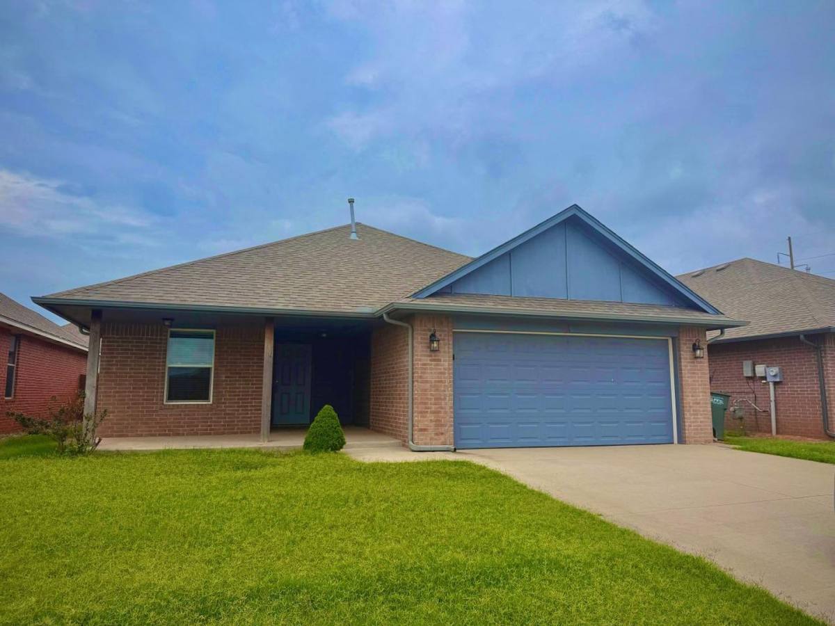 House for rent at 2224 Alta Vista Lane, Edmond, OK 73034