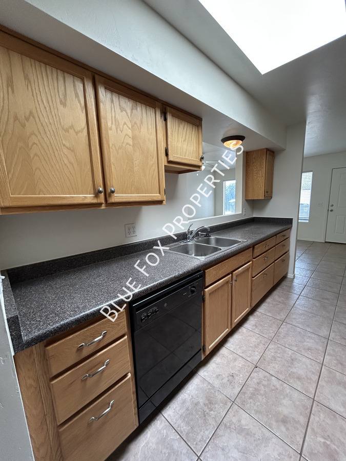 Townhouse for rent at 2201 N Sparkman #2, Tucson, AZ 85716