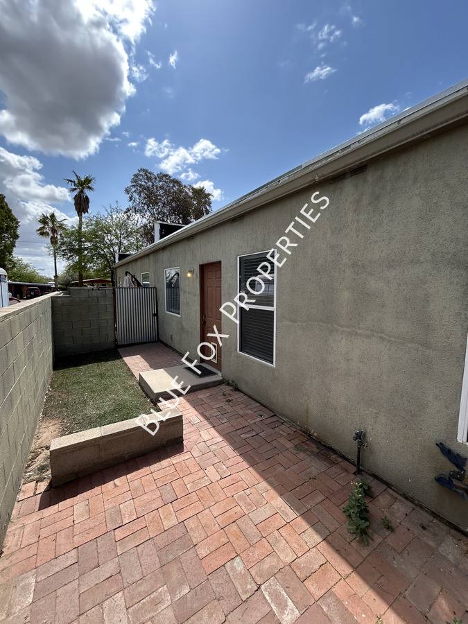 Townhouse for rent at 2201 N Sparkman #2, Tucson, AZ 85716
