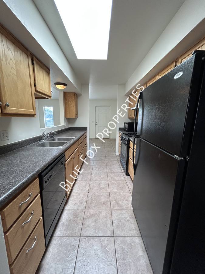 Townhouse for rent at 2201 N Sparkman #2, Tucson, AZ 85716