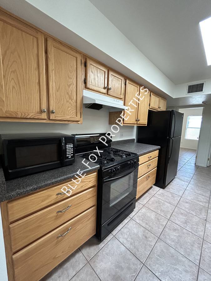 Townhouse for rent at 2201 N Sparkman #2, Tucson, AZ 85716
