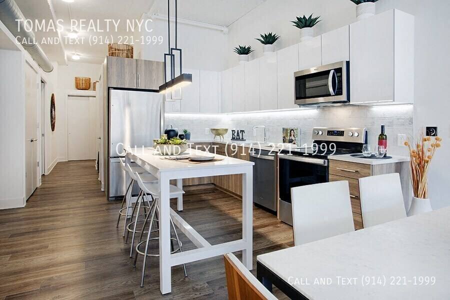 Apartment for rent at 1 Martine Ave, White Plains, NY 10606