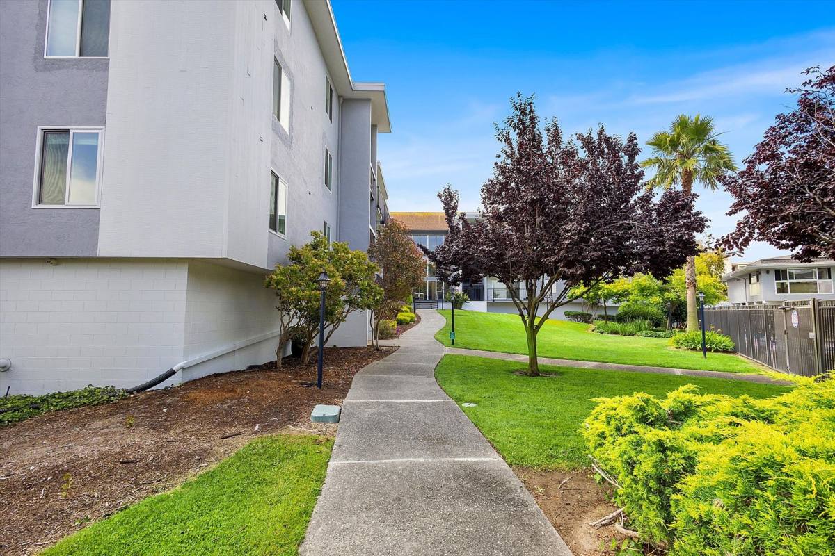 Condo for rent at 960 Shorepoint Court, Alameda, CA 94501
