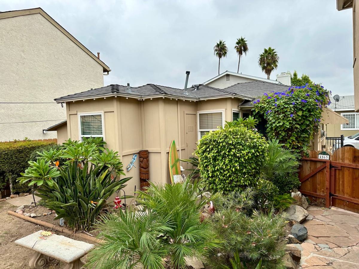 Apartment for rent at 4561-4565 Altadena Ave, San Diego, CA 92115