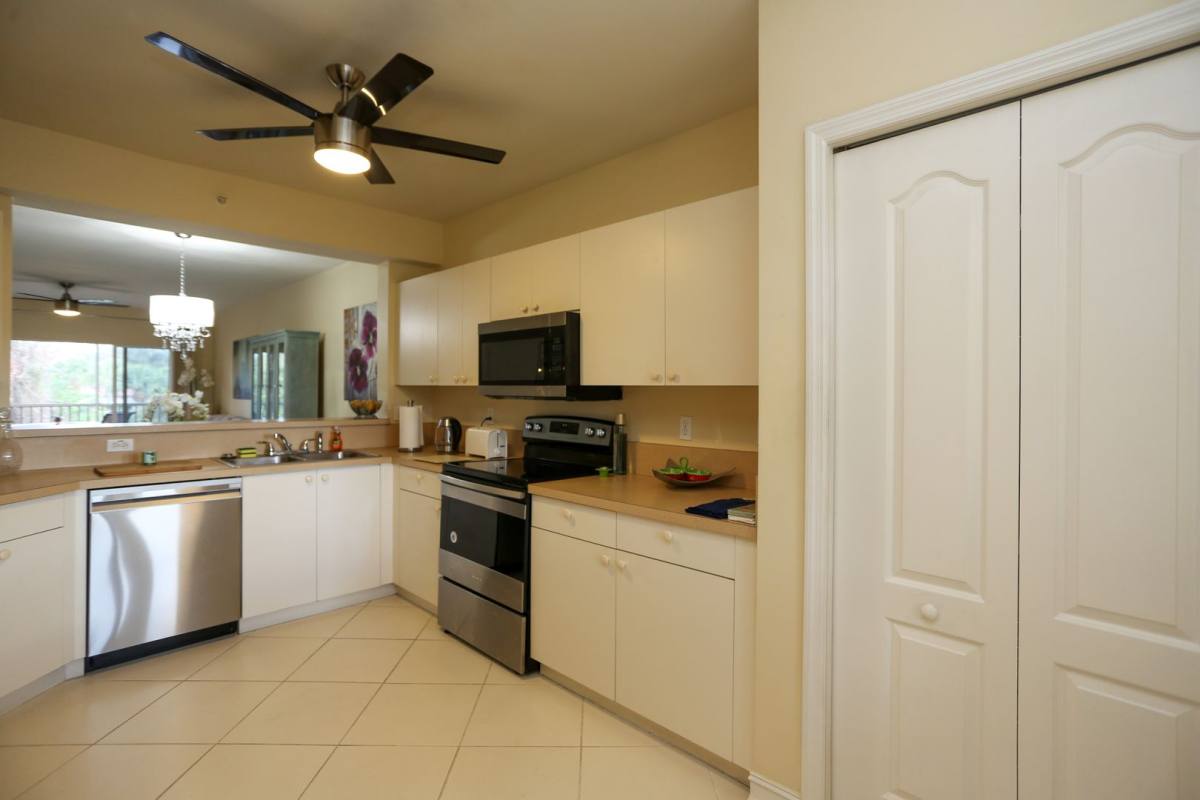 Condo for rent at 7819 Regal Heron Circle, Naples, FL 34104