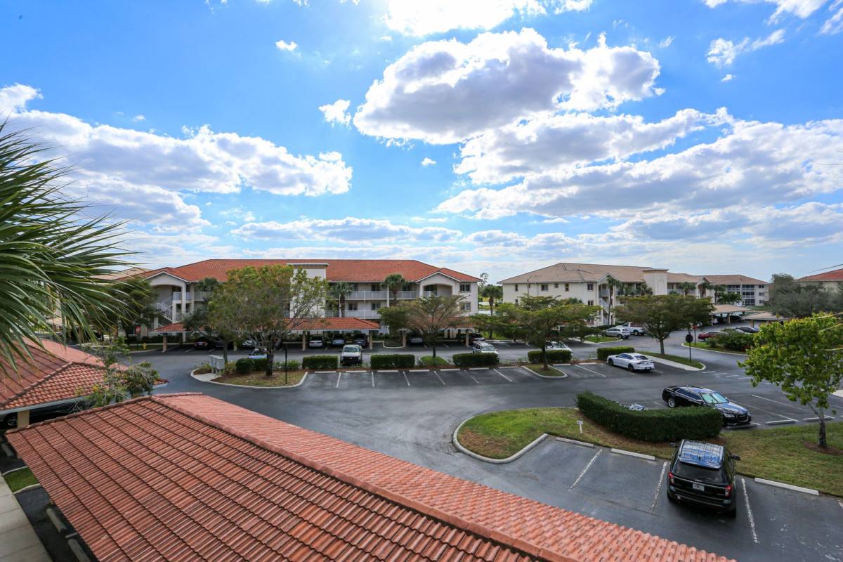 Condo for rent at 7819 Regal Heron Circle, Naples, FL 34104