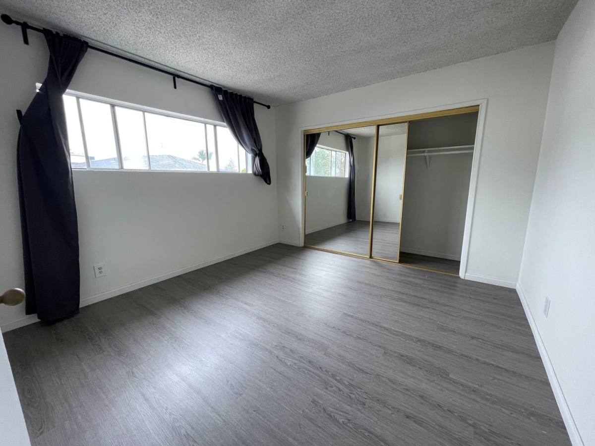 Apartment for rent at 2139 Penmar Ave, Venice, CA 90291
