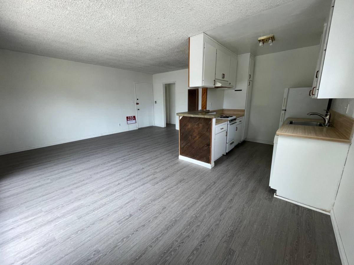 Apartment for rent at 2139 Penmar Ave, Venice, CA 90291