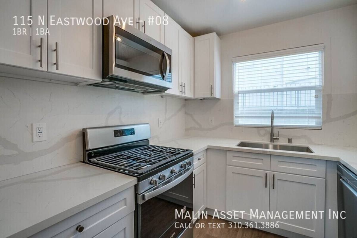 Apartment for rent at 115 N Eastwood Ave #8, Inglewood, CA 90301