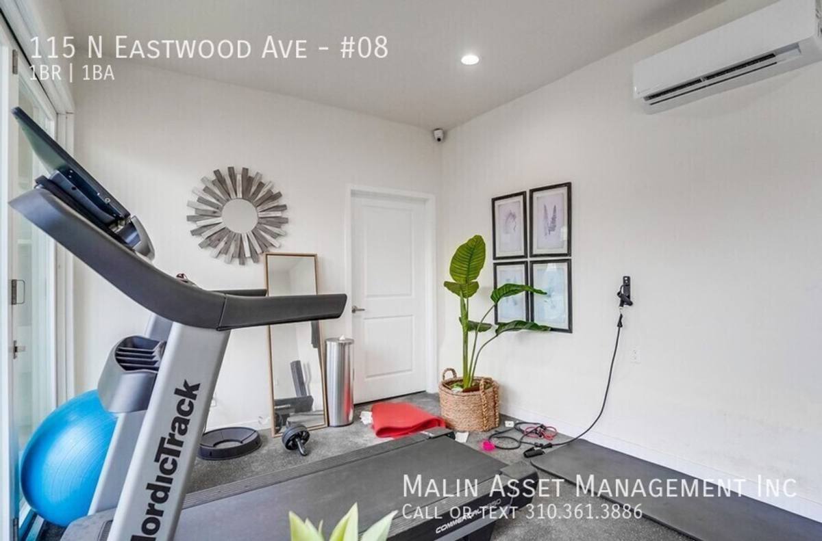 Apartment for rent at 115 N Eastwood Ave #8, Inglewood, CA 90301