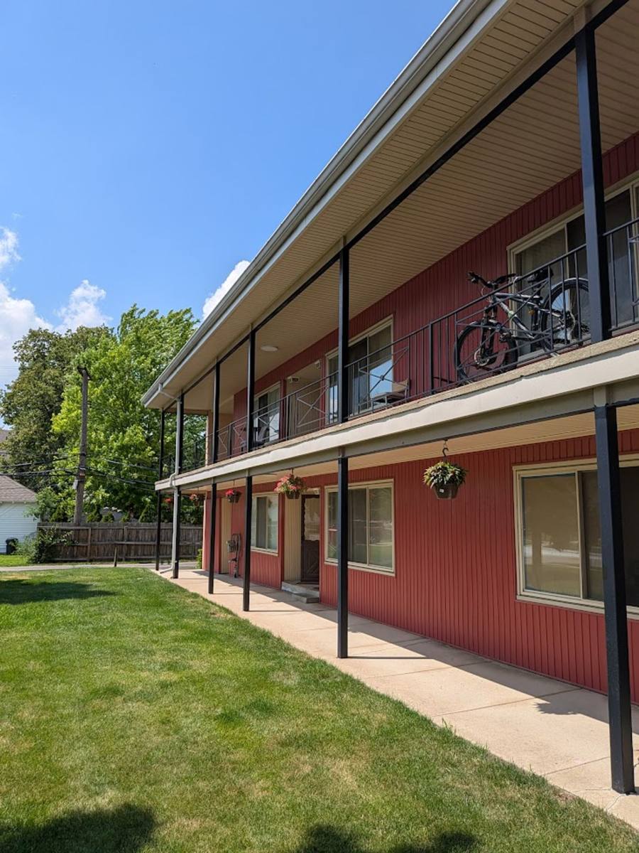 Apartment for rent at 17455 Wildwood St, Roseville, MI 48066