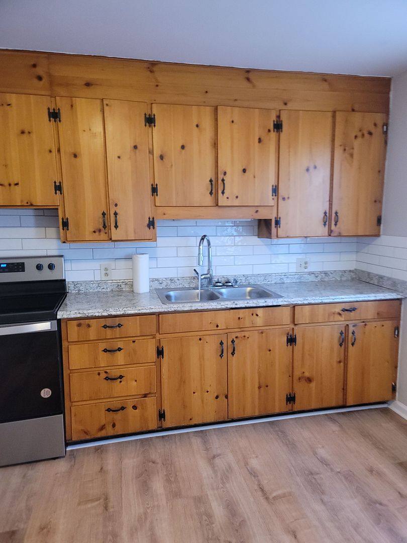 Apartment for rent at 211 College Dr, Daleville, VA 24083