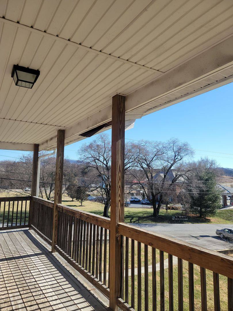 Apartment for rent at 211 College Dr, Daleville, VA 24083
