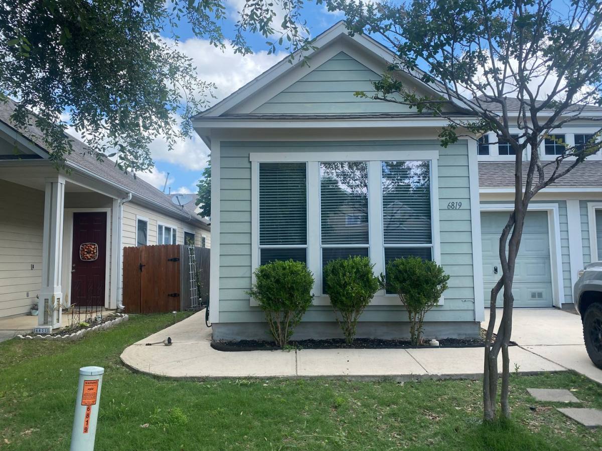 Townhouse for rent at 6819 Terra Rye, San Antonio, TX 78240