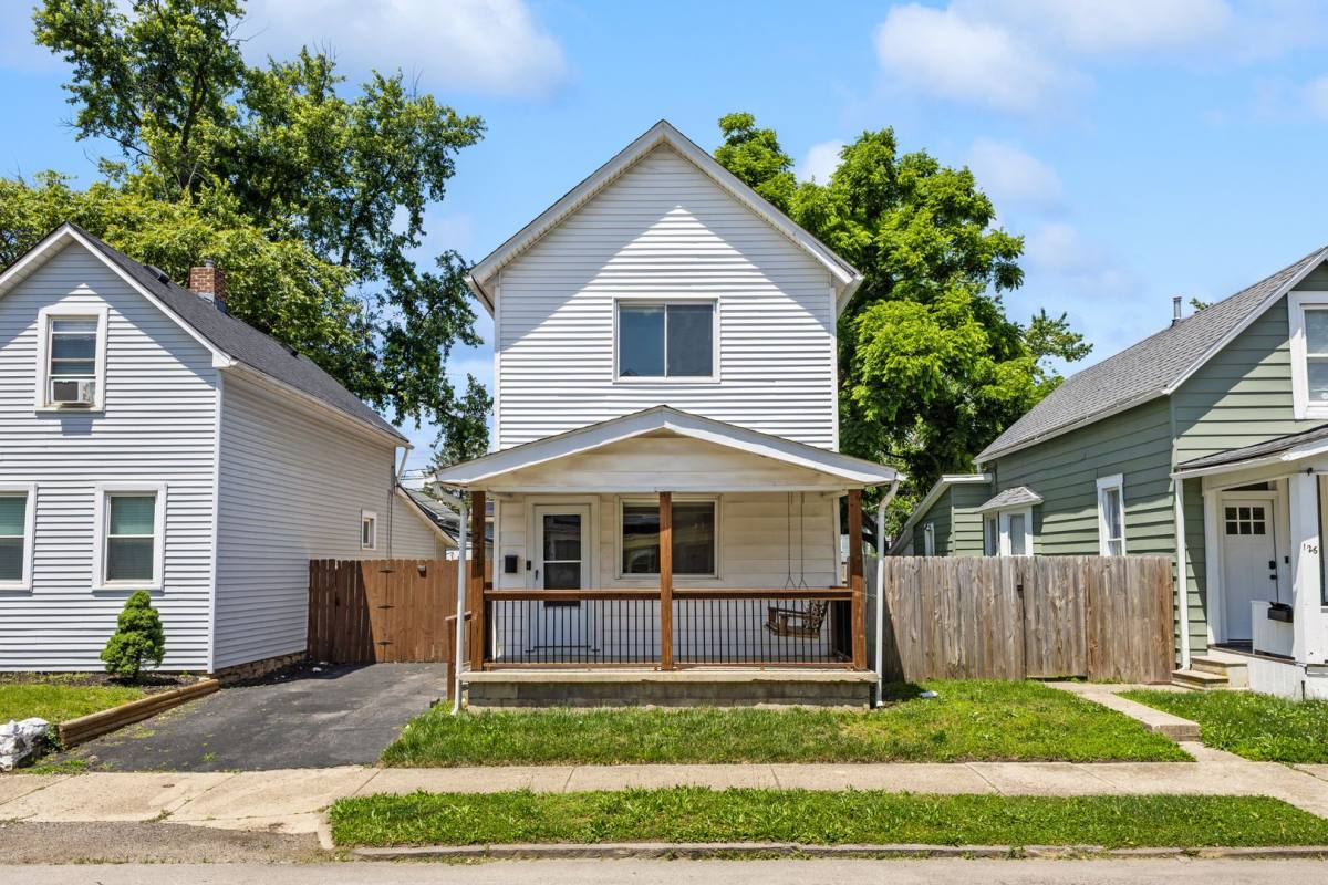 House for rent at 122 E Woodrow Ave, Columbus, OH 43207