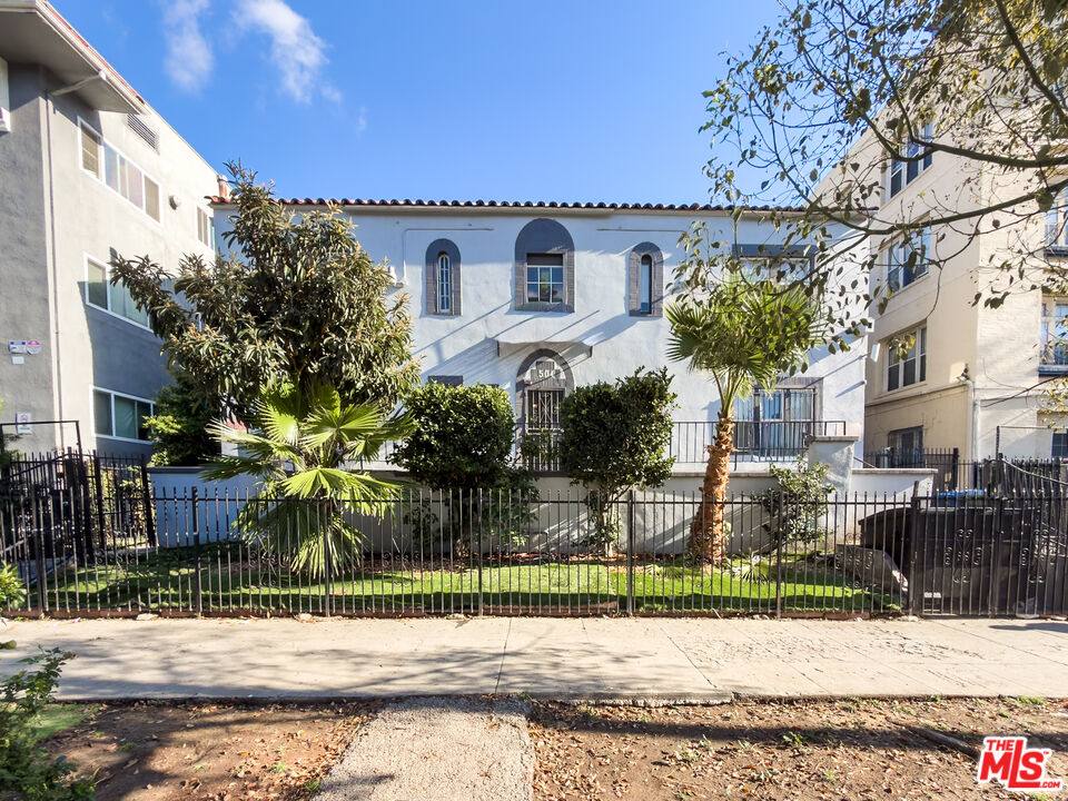 Apartment for rent at 504 S Rampart Blvd #20, Los Angeles, CA 90057
