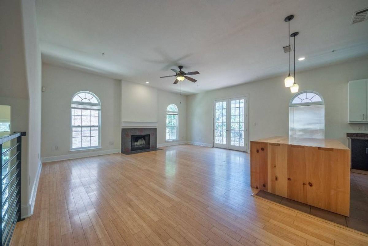 Apartment for rent at 5713 Lewis St, Dallas, TX 75206
