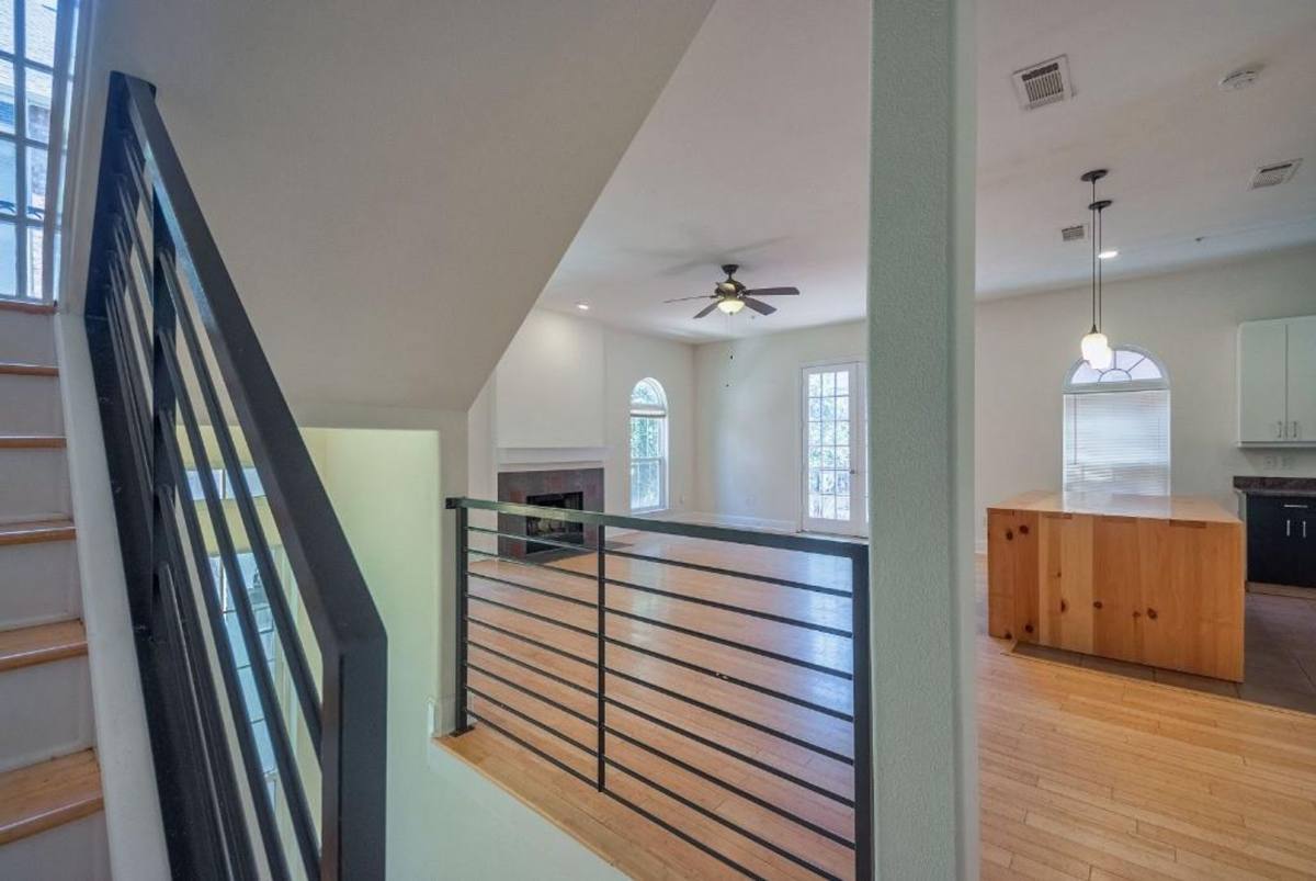 Apartment for rent at 5713 Lewis St, Dallas, TX 75206
