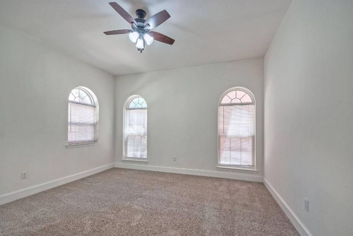 Apartment for rent at 5713 Lewis St, Dallas, TX 75206
