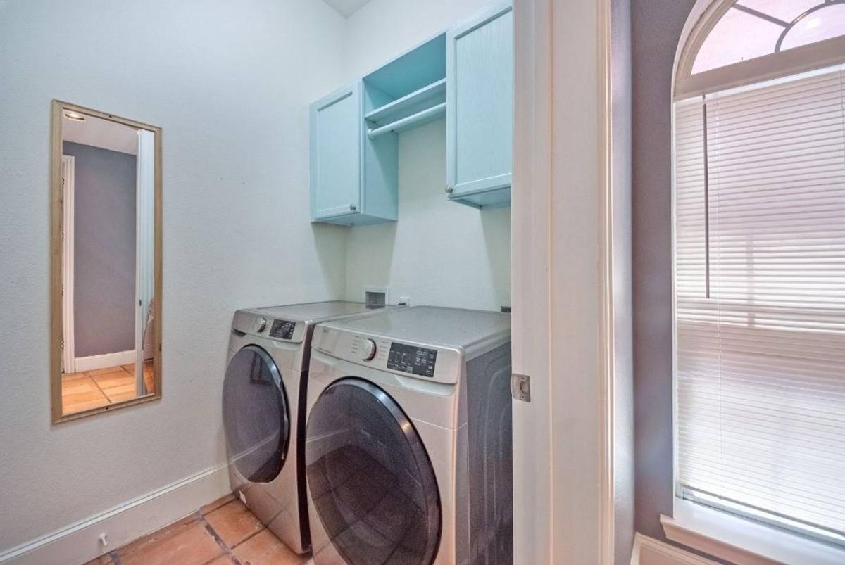 Apartment for rent at 5713 Lewis St, Dallas, TX 75206