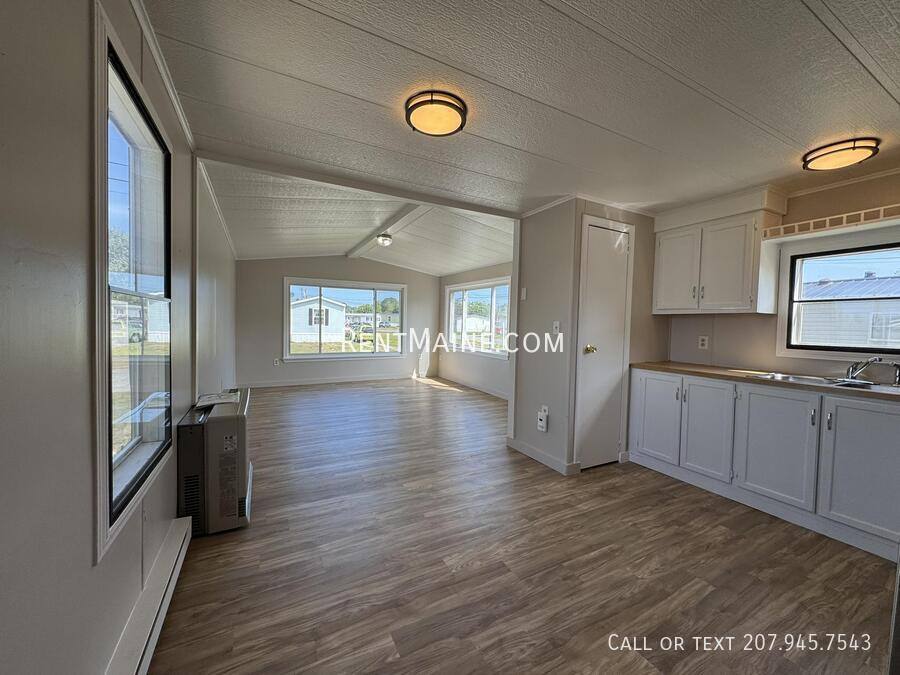 Apartment for rent at 102 G St, Pittsfield, ME 04967