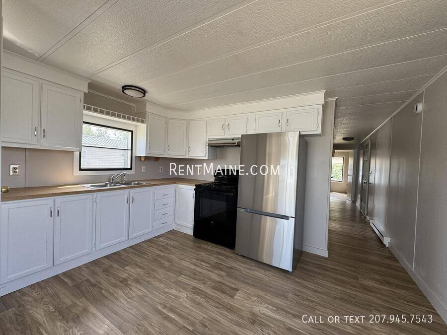Apartment for rent at 102 G St, Pittsfield, ME 04967