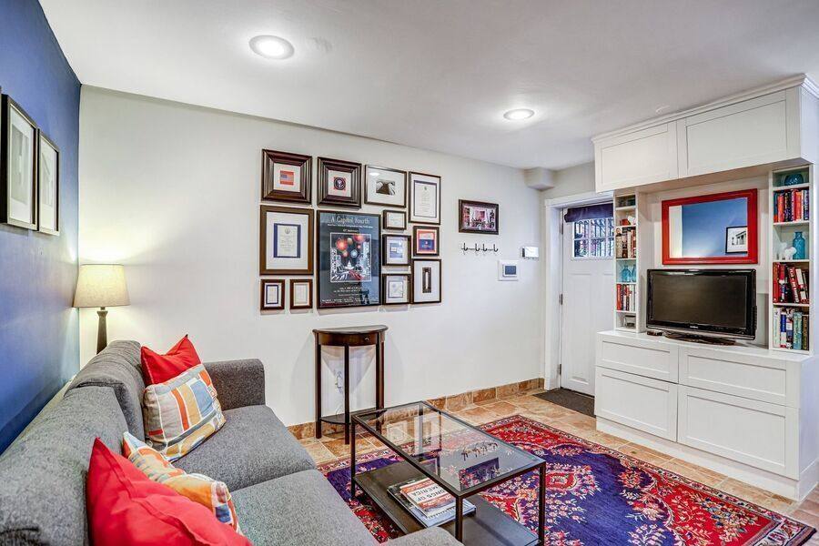 Apartment for rent at 1712 First St NW #B, Washington, DC 20001
