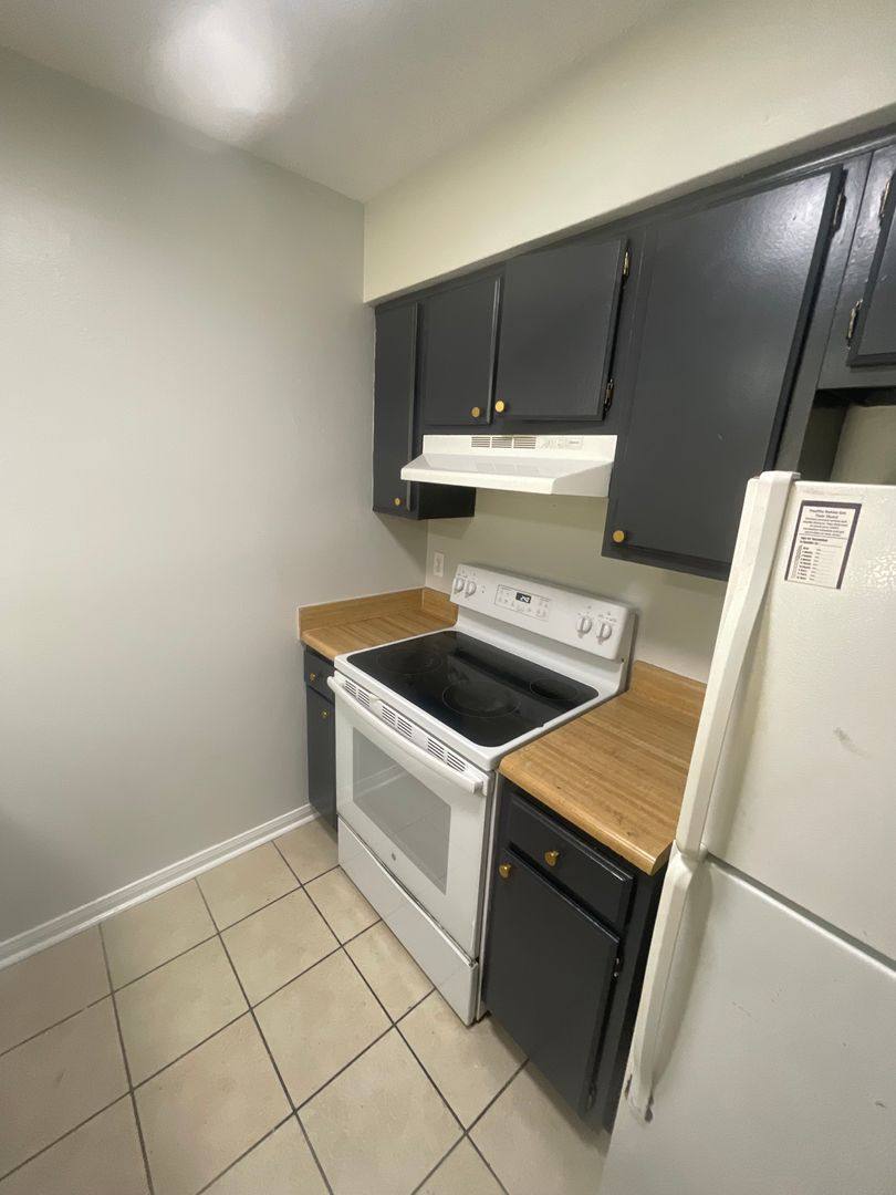 Apartment for rent at 100-103 Sandra Del Mar Dr, Mandeville, LA 70448